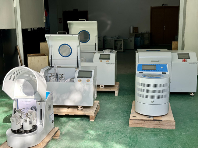 發(fā)往土耳其、加拿大行星式球磨機(jī)、全方位行星式球磨機(jī)